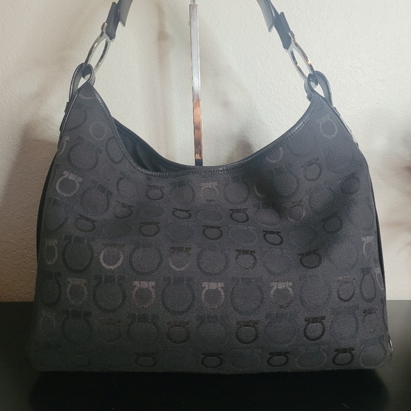 Salvatore  Ferragamo Handbags - Salvatore  Ferragamo Gancini shoulder bag
